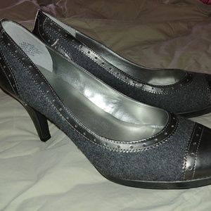 Anne Klein pumps